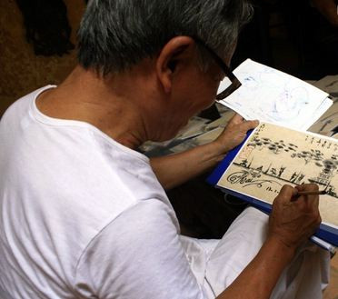 Khung cảnh thanh bình giữa phố phường nhộn nhịp