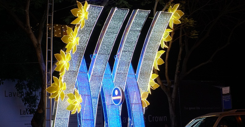 Không khí Noel ngập tràn đường phố Sài Gòn ảnh 5