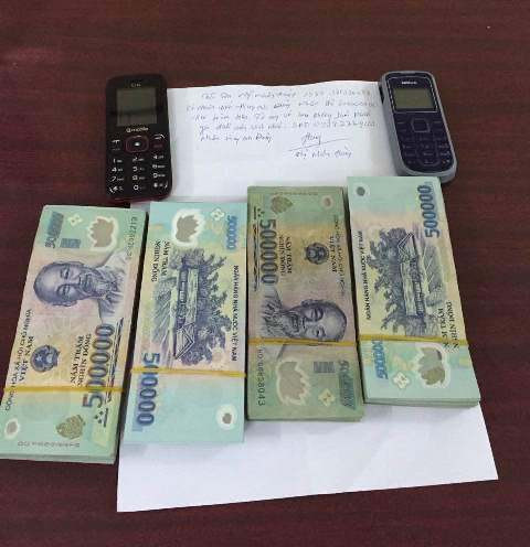 Đại gia Sài Gòn bị ném bom xăng, tống tiền 200 triệu đồng ảnh 2