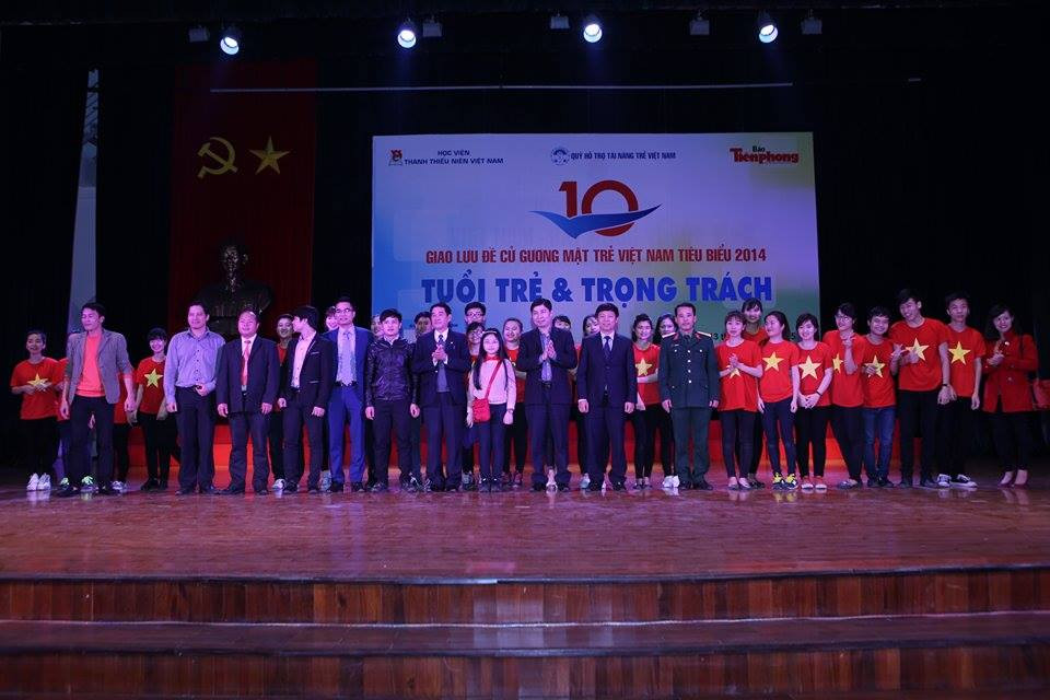 Toàn cảnh buổi giao lưu “Tuổi trẻ & Trọng trách” ảnh 1