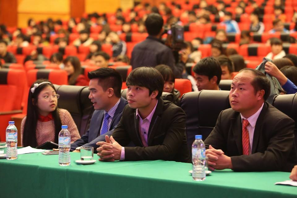 Toàn cảnh buổi giao lưu “Tuổi trẻ & Trọng trách” ảnh 15