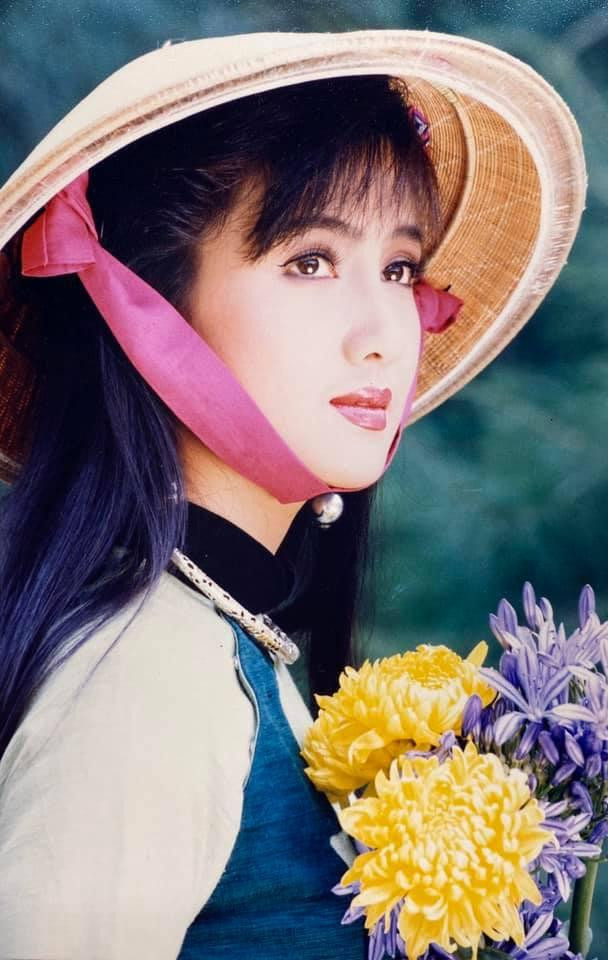 Hé lộ cuộc sống hiện tại trong biệt thự nguy nga của 'Nữ hoàng ảnh lịch' Hiền Mai ảnh 5 Hé lộ cuộc sống hiện tại trong biệt thự nguy nga của 'Nữ hoàng ảnh lịch' Hiền Mai ảnh 5