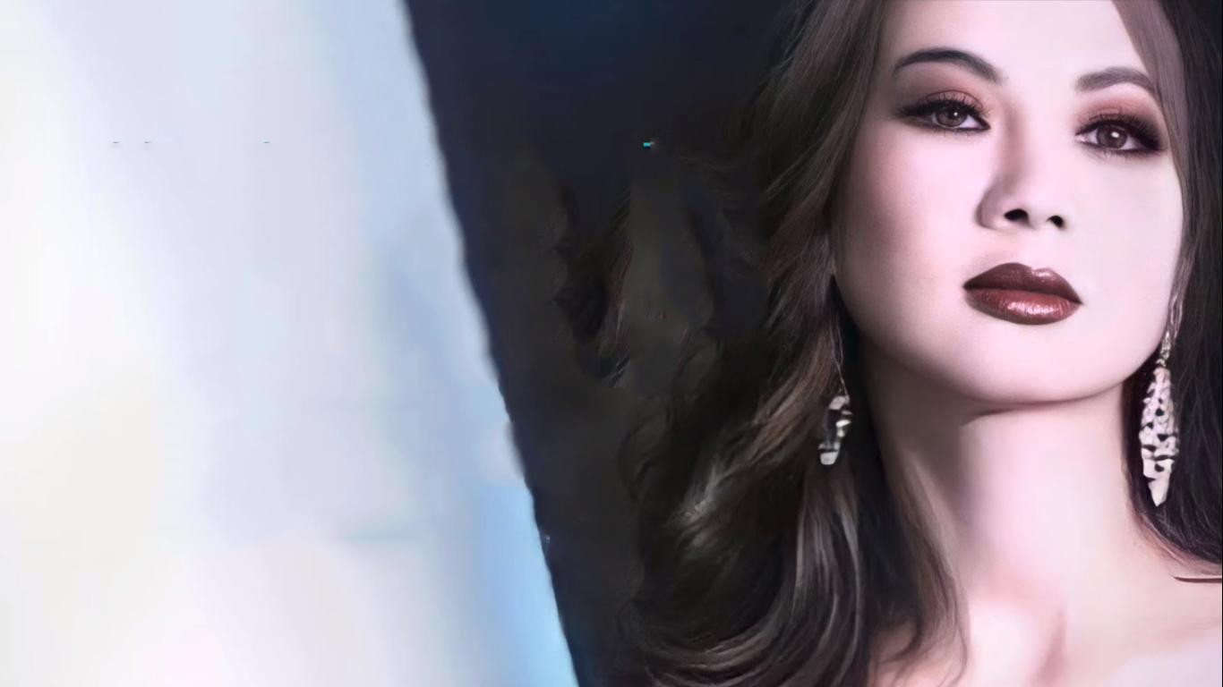 Sự nghiệp được hậu thuẫn, lại có nhan sắc xinh đẹp, nóng bỏng và lối trình diễn sôi động, lôi cuốn nên những năm thập niên 80, bà trở thành ca sĩ ăn khách và nổi tiếng bậc nhất tại hải ngoại dù giọng hát chưa đạt đến mức xuất sắc. Thậm chí, ở giai đoạn đó, Kim Ngân còn mở một trung tâm âm nhạc mang tên mình với quy mô khá lớn. Sự nghiệp được hậu thuẫn, lại có nhan sắc xinh đẹp, nóng bỏng và lối trình diễn sôi động, lôi cuốn nên những năm thập niên 80, bà trở thành ca sĩ ăn khách và nổi tiếng bậc nhất tại hải ngoại dù giọng hát chưa đạt đến mức xuất sắc. Thậm chí, ở giai đoạn đó, Kim Ngân còn mở một trung tâm âm nhạc mang tên mình với quy mô khá lớn.