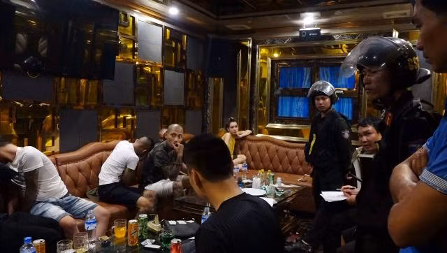 Đột kích nhiều karaoke, khách sạn ở Quảng Bình, phá chuyên án ma túy và mại dâm ảnh 1