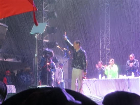 Tổng thống Ecuador Rafael Correa phát biểu nồng nhiệt