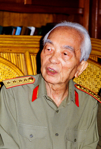 Chân dung Đại tướng 2004)