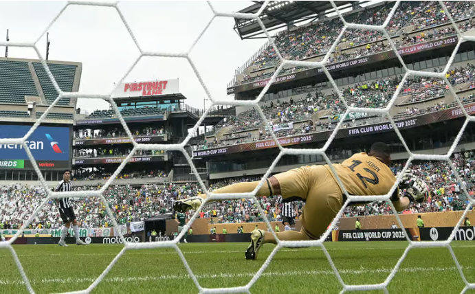 Paulinho đưa Palmeras vào tứ kết FIFA Club World Cup ảnh 42