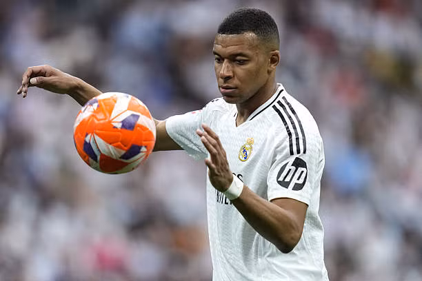 Vị trí của Mbappe trong đội hình là "bài toán khó". Vị trí của Mbappe trong đội hình là "bài toán khó".