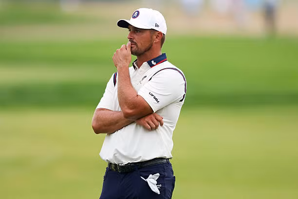 Bryson DeChambeau thành cựu vương Us Open. Bryson DeChambeau thành cựu vương Us Open.