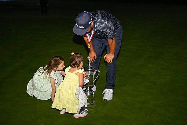 Spaun hạnh phúc bên gia đình.