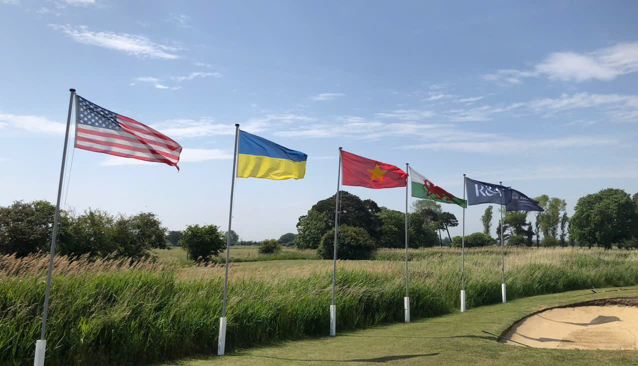 Cờ Việt Nam lần đầu xuất hiện tại The Amateur Championship.