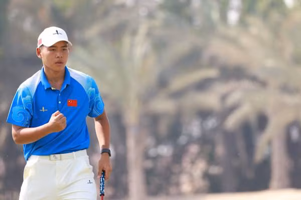 Golfer người Trung Quốc Zhou Zixin – đồng đội của Anh Minh tại Bonallack Trophy. Golfer người Trung Quốc Zhou Zixin – đồng đội của Anh Minh tại Bonallack Trophy.