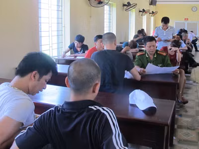 Các dân chơi bị tạm giữ
