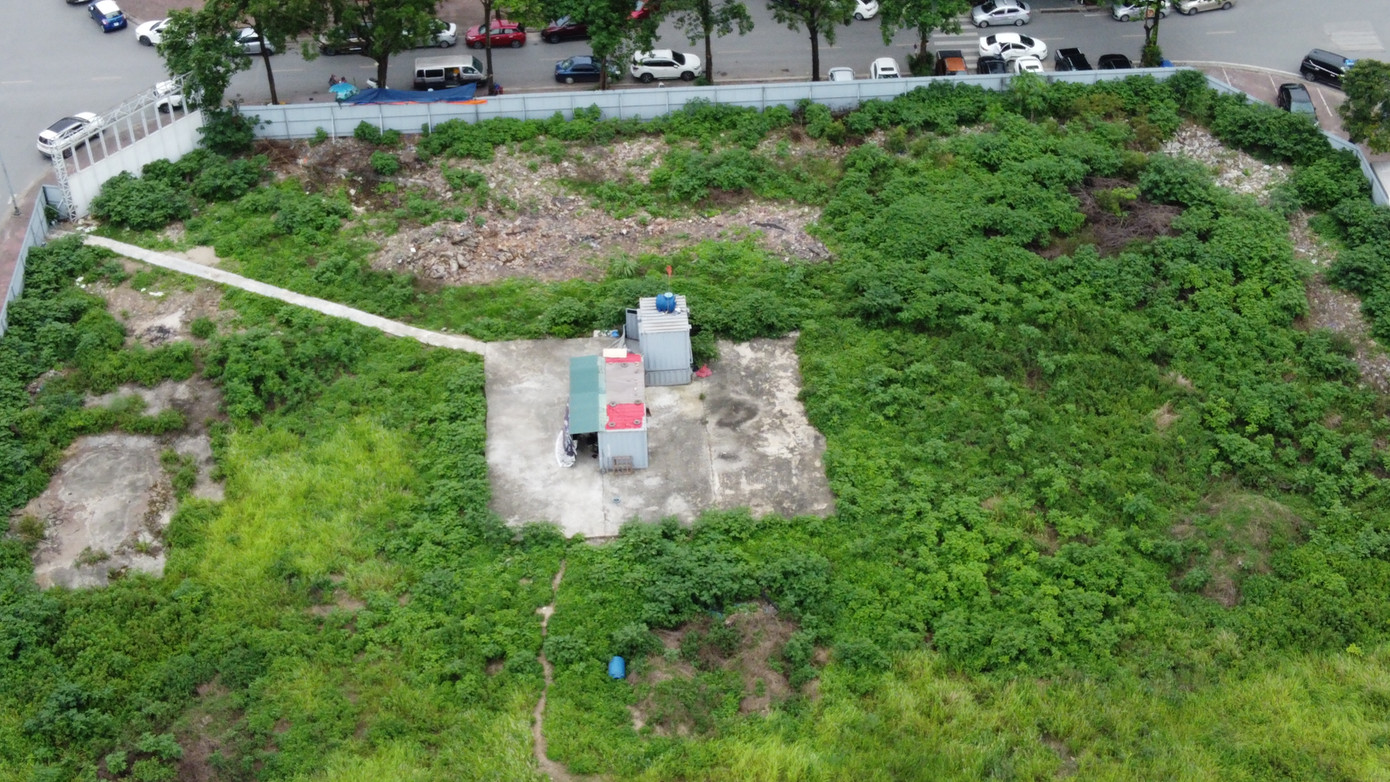 Từ thực tế trên, UBND TP Hà Nội đã kiến nghị Nhà nước cần phải thu hồi toàn bộ các khu đất này để đưa vào quản lý, sử dụng theo đúng quy định của Luật Đất đai 2013 và Luật Quản lý sử dụng tài sản công.