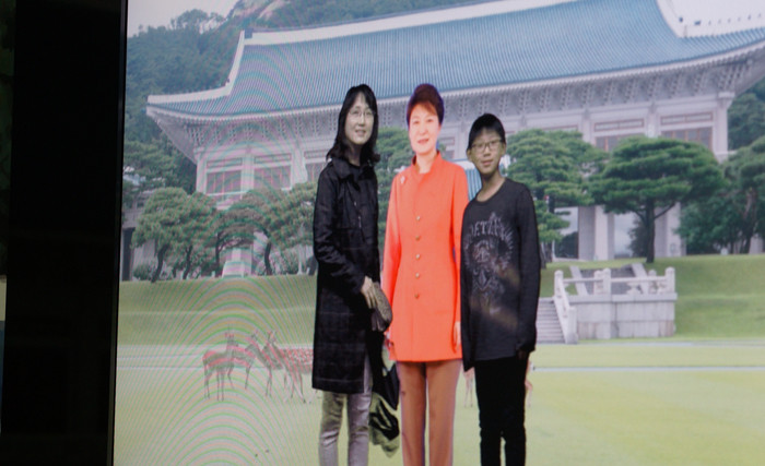 Chụp ảnh ghép với Tổng thống