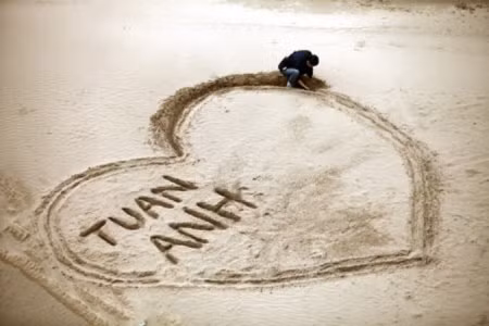 Trái tim lớn được thực hiện mặc cho gió lạnh táp