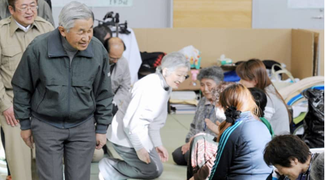 Cuộc đời Nhà Vua Nhật Akihito qua những bức ảnh ảnh 1