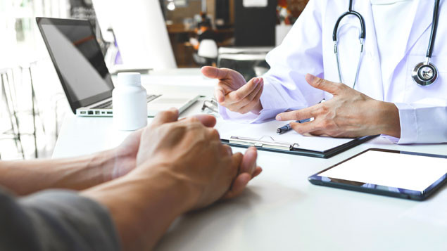 Với căn bệnh như SXH, an toàn nhất là uống thuốc theo đơn bác sĩ.