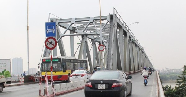 Cấm nhiều loại xe qua cầu Chương Dương.