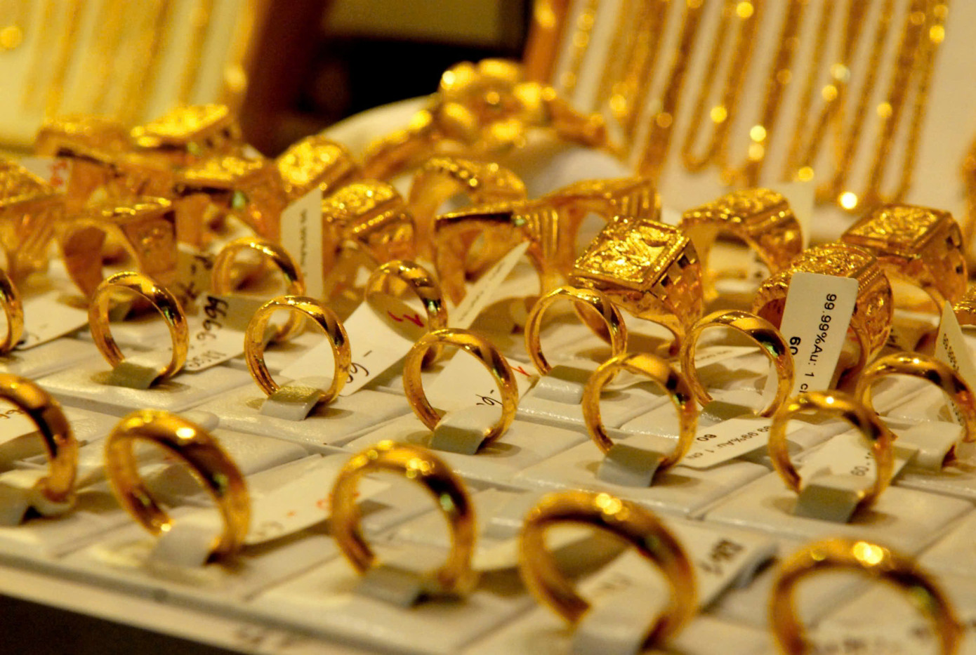 Giá vàng nhẫn neo ở đỉnh cao gần 84 triệu đồng/lượng.