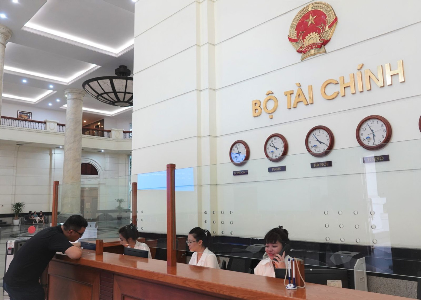 Bộ Tài chính được bổ sung hơn 11.400 tỷ đồng để thực hiện chế độ chính sách cho hơn 10.400 người nghỉ trước tuổi.