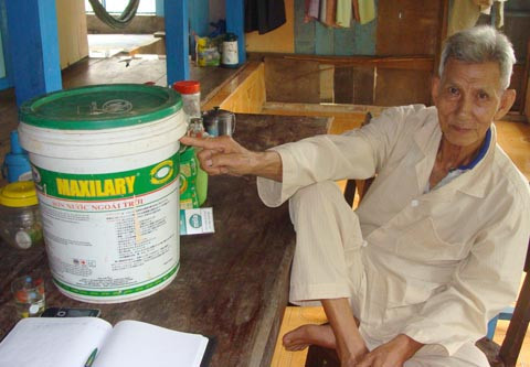 Ông Tám Đô khẳng định con rắn hổ mây bé nhất cũng bằng cái thùng này! 