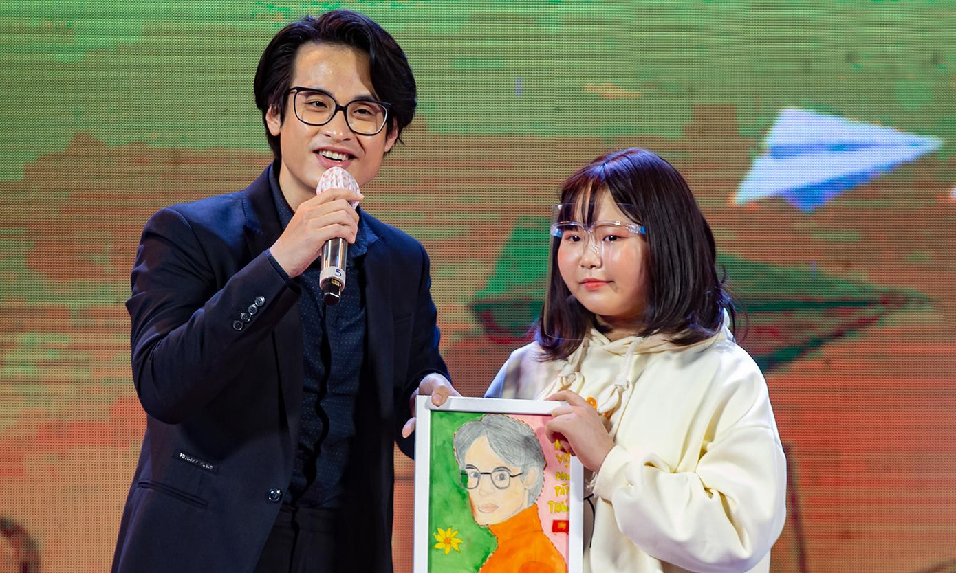 "Nhà tôi mặt phố nhưng bố tôi không hề làm to".