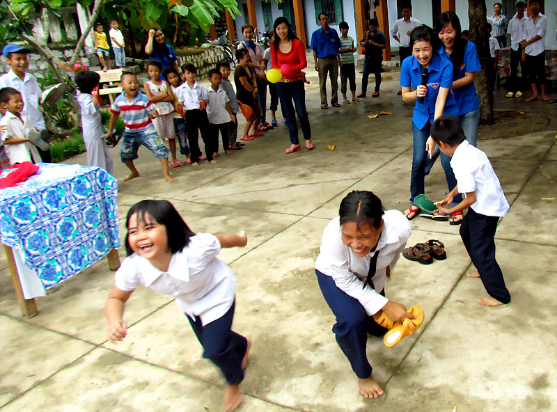 Nô đùa trong đêm Trung thu