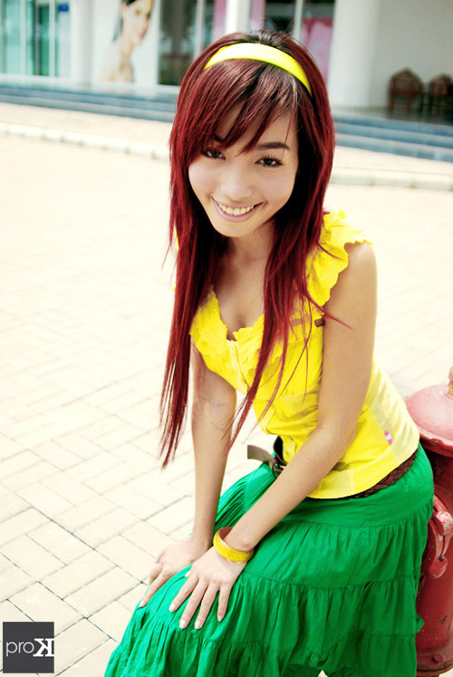 Một trong những tấm ảnh khiến Elly bị đồn là dao kéo vòng 1.