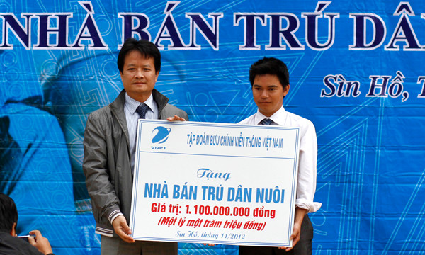Nối tiếp Hành trình tình nguyện với chủ đề “Vì cuộc sống cộng đồng” tại Sìn Hồ, Lai Châu, ngày 27-11, Tập đoàn Bưu chính viễn thông (VNPT) phối hợp với UBND huyện Sìn Hồ tổ chức lễ khánh thành nhà bán trú dân nuôi cho Trường phổ thông dân tộc bán trú THCS Ma Quai. Đây là một trong 9 nhà bán trú dân nuôi do VNPT tài trợ cho huyện Sìn Hồ