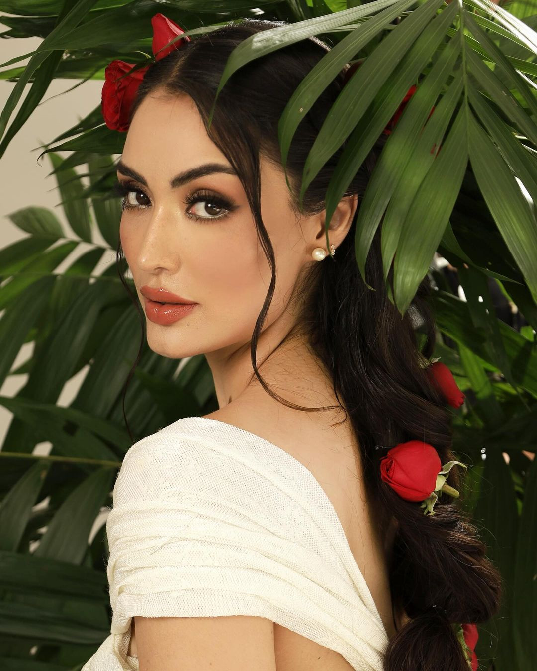 "Cảm ơn các bạn vì đã có mặt ở đây. Khi giành được vương miện, tôi rất tự hào, nhưng trước tiên, tôi cảm nhận được sức nặng với việc đại diện cho đất nước tại Hoa hậu Thế giới,” người đẹp chia sẻ sau khi đăng quang.