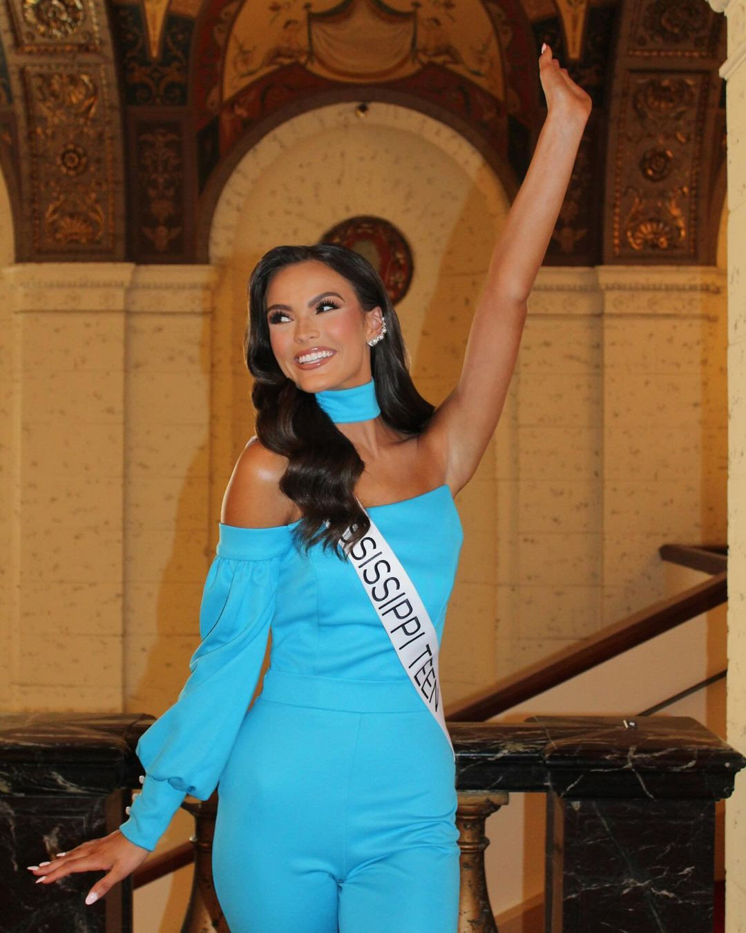 Trong đêm chung kết, Addie Carver được đương kim Hoa hậu Mỹ 2023 Savannah Gankiewicz trao vương miện. Các năm trước đó, đương kim Hoa hậu tuổi Teen Mỹ sẽ trao vương miện cho người kế nhiệm.