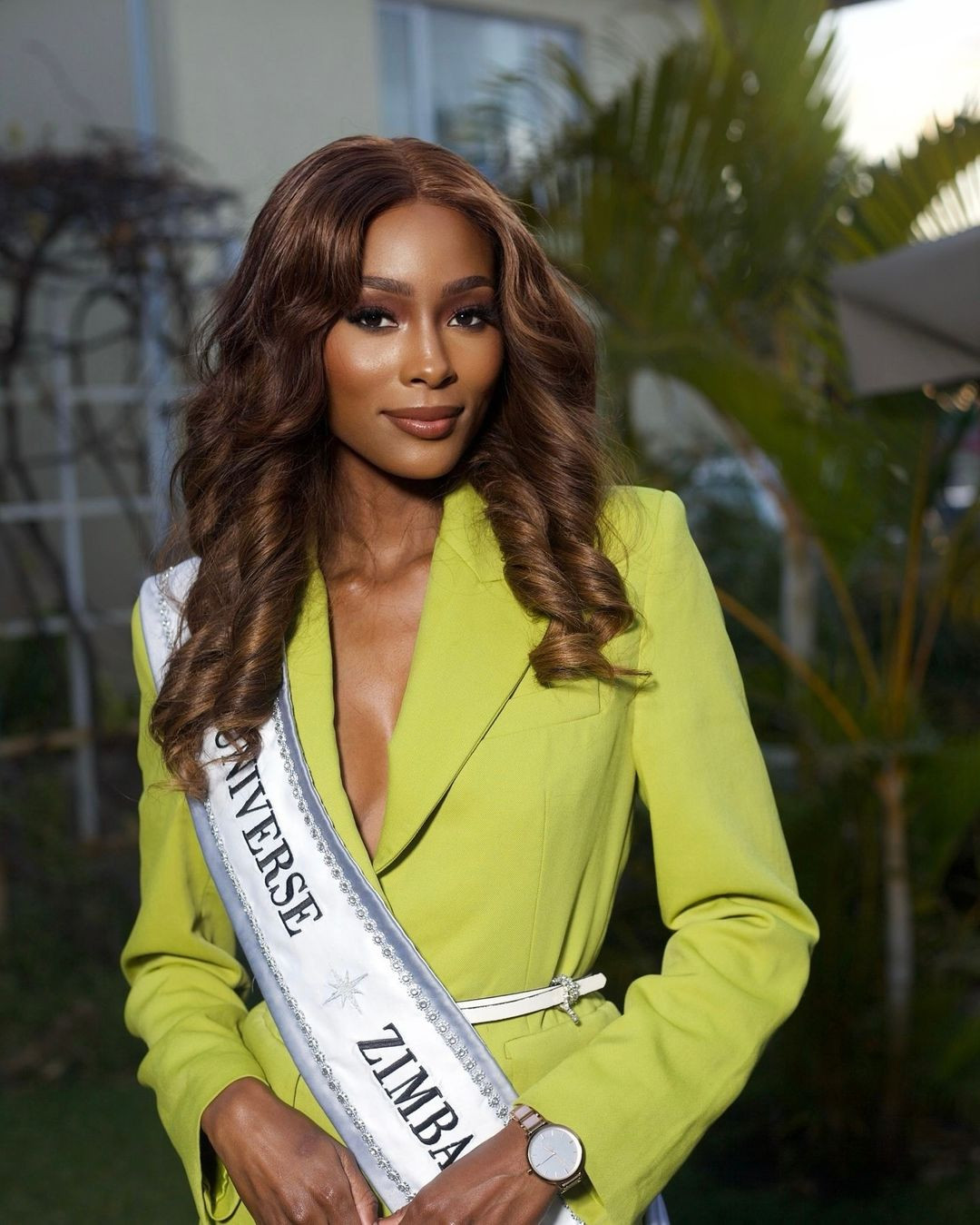 Sakhile Zie Dube năm nay 26 tuổi, cao 1,8 m, hiện là người mẫu, giám đốc tiếp thị.