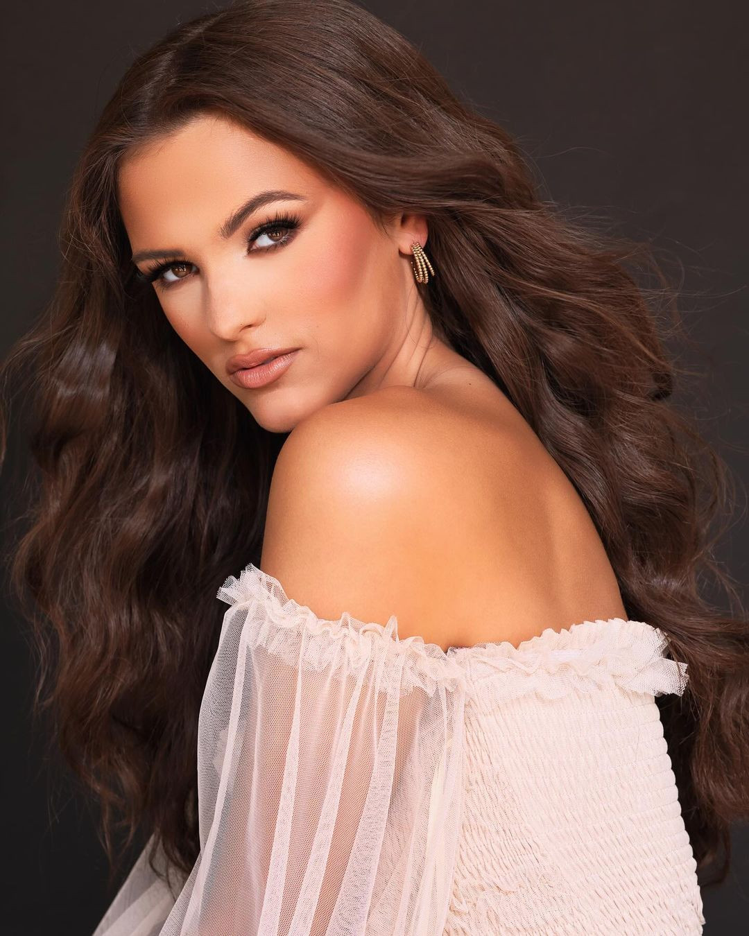 Cô có nhan sắc ngọt ngào, xinh đẹp, được nhiều khán giả ủng hộ khi đăng quang Hoa hậu tuổi Teen Mỹ 2024.