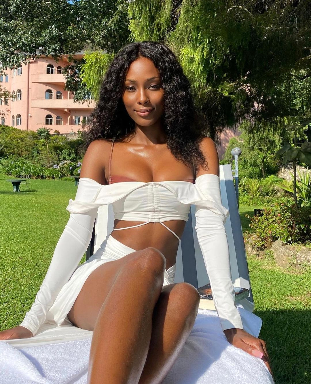 Sakhile Zie Dube được đánh giá là ứng viên sáng giá của khu vực châu Phi tại Hoa hậu Hoàn vũ 2024.