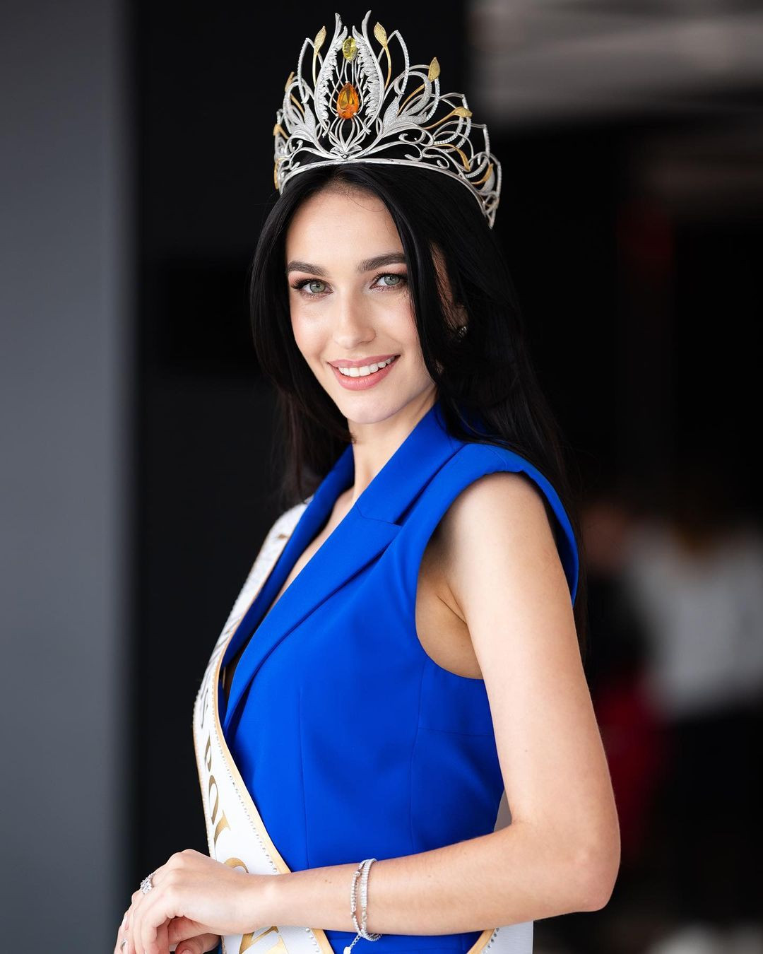 Mặc dù vậy, người đẹp chia sẻ vẫn muốn theo đuổi ước mơ sắc đẹp nên đã chọn cuộc thi Hoa hậu Quốc tế 2024.