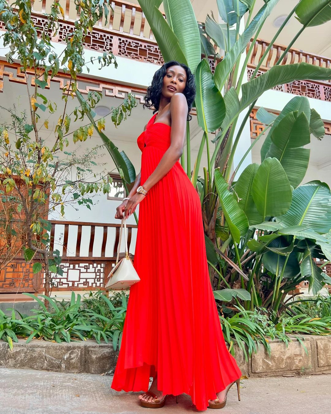 Zimbabwe thường cử tới đấu trường Hoa hậu Hoàn vũ những người đẹp có sắc vóc ấn tượng nhưng chưa từng đăng quang ở cuộc thi này. Thành tích của Zimbabwe trong những năm gần đây cũng mờ nhạt.