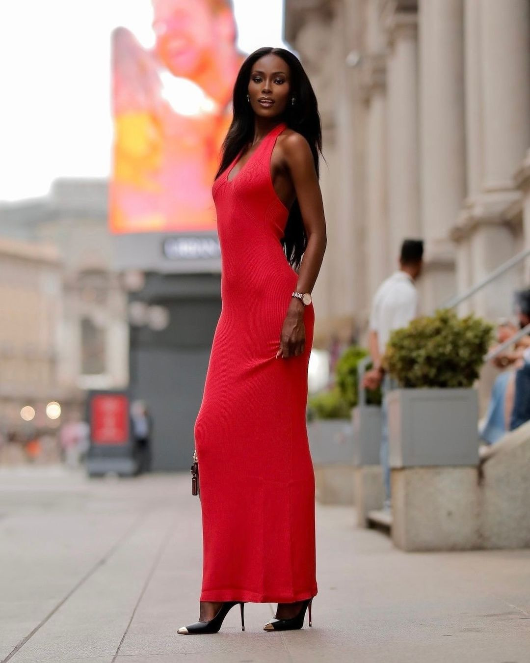 Với vai trò người mẫu, cô từng xuất hiện ở nhiều sàn diễn thời trang như Milan.