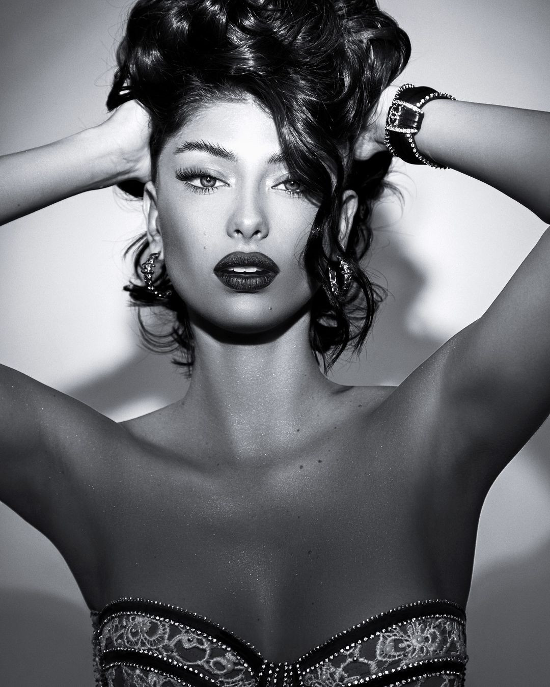 Italy Johan Mora năm nay 19 tuổi, là người mẫu nổi tiếng ở quê nhà.