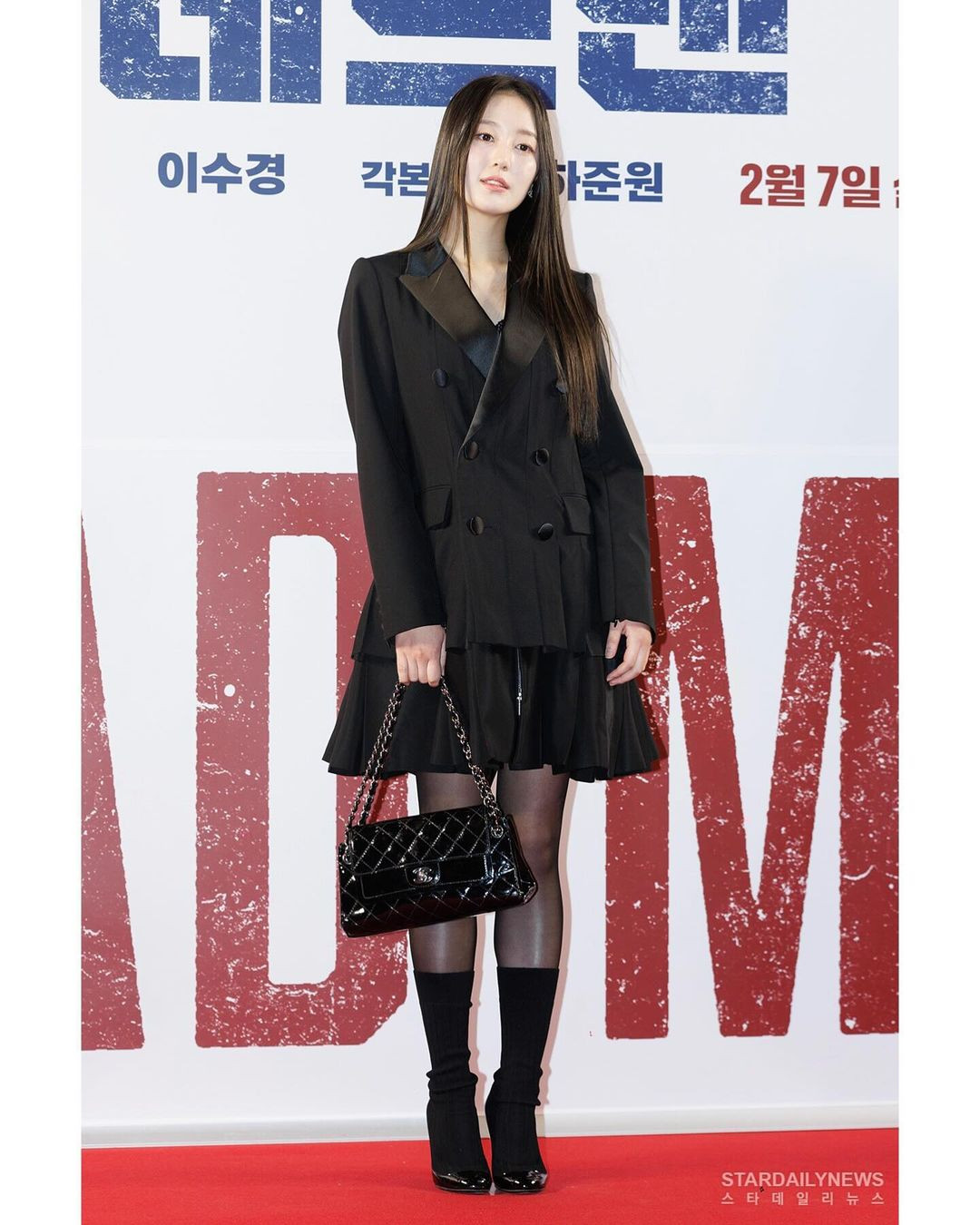 Khi tham gia các sự kiện, cô cũng trang điểm nhẹ nhàng, trong trẻo.