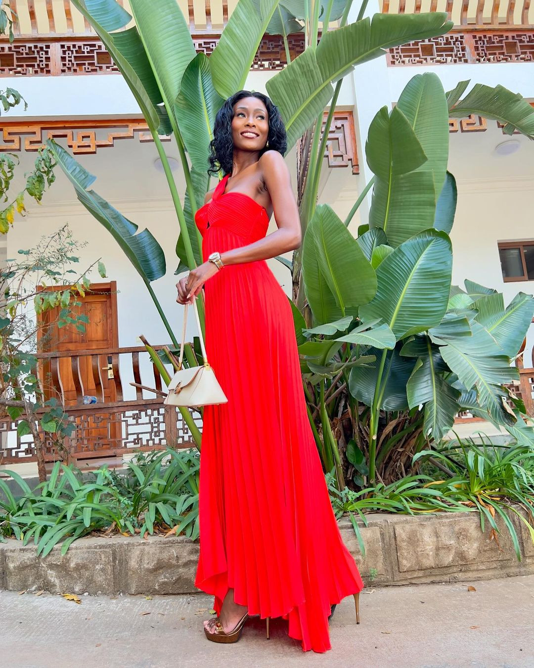 Zimbabwe thường cử tới đấu trường Hoa hậu Hoàn vũ những người đẹp có sắc vóc ấn tượng nhưng chưa từng đăng quang ở cuộc thi này. Thành tích của Zimbabwe trong những năm gần đây cũng mờ nhạt.