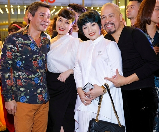 Dàn sao đình đám đi xem phim của 'vợ chồng' Đàm Vĩnh Hưng -Trang Trần ảnh 3