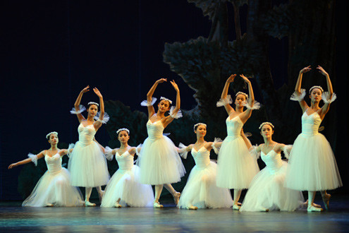 Sau 6 năm học theo tại CĐ Múa Việt Nam, 16 diễn viên trong lớp ballet 34/6 sẽ đến những bến đỗ mới để tiếp tục phát triển tài năng, cống hiến cho nghệ thuật