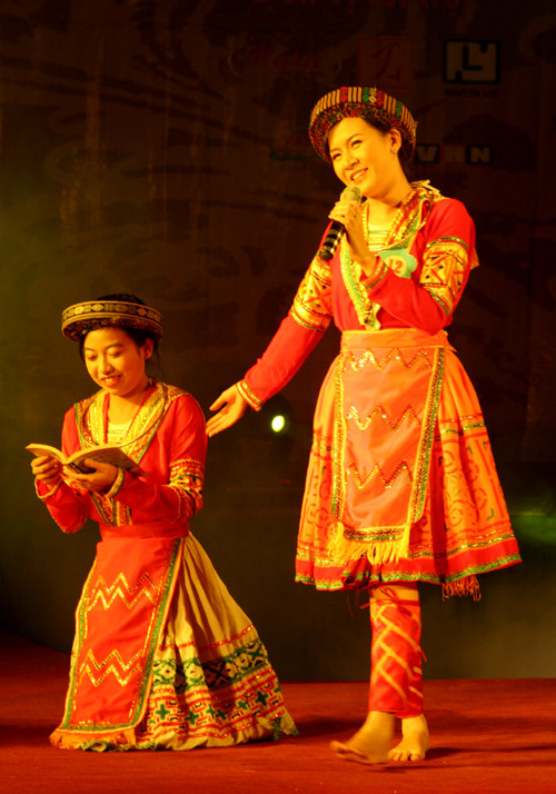 Hình ảnh cô giáo vùng cao tận tụy với các trò