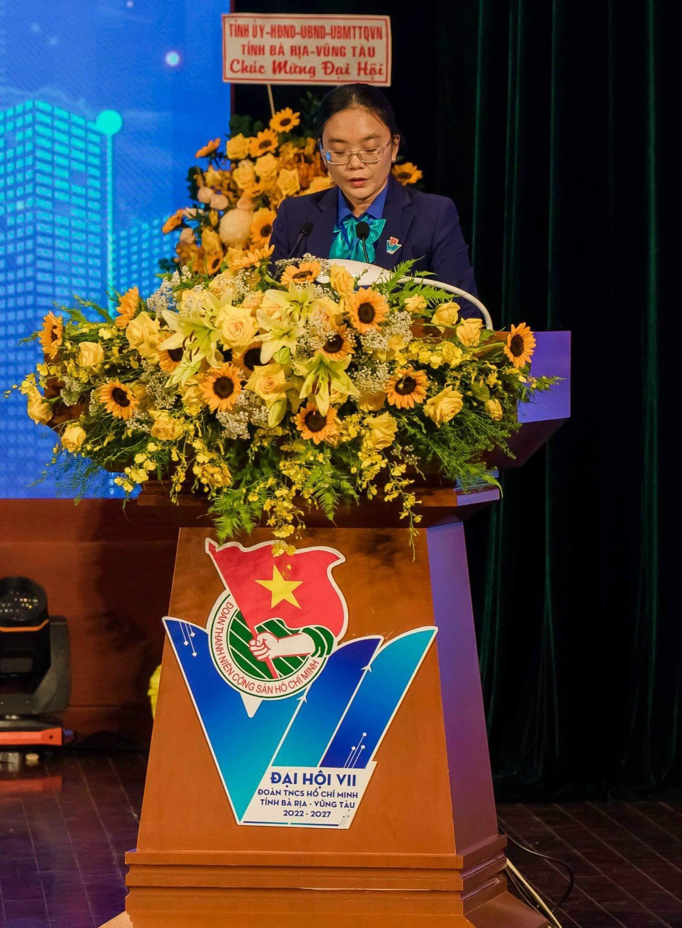 Chị Hồ Thị Ánh Tuyết, Ủy viên Ban chấp hành Trung ương Đoàn, Bí thư Tỉnh Đoàn Bà Rịa-Vũng Tàu phát biểu khai mạc Đại hội. Chị Hồ Thị Ánh Tuyết, Ủy viên Ban chấp hành Trung ương Đoàn, Bí thư Tỉnh Đoàn Bà Rịa-Vũng Tàu phát biểu khai mạc Đại hội.