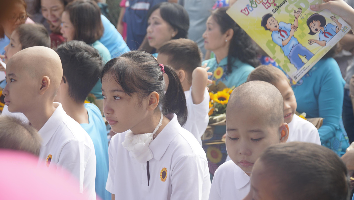 Lễ khai giảng đặc biệt trong bệnh viện của bệnh nhi ung thư ảnh 11