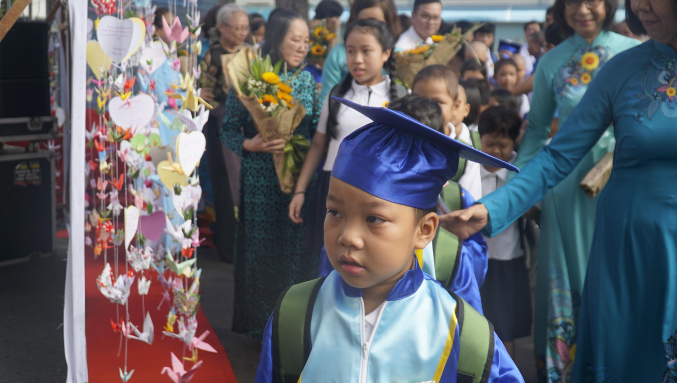 Lễ khai giảng đặc biệt trong bệnh viện của bệnh nhi ung thư ảnh 8