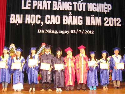 Sinh viên tốt nghiệp xuất sắc sẽ có chính sách trọng dụng đột phá, không cào bằng. Ảnh: Nguyễn Huy