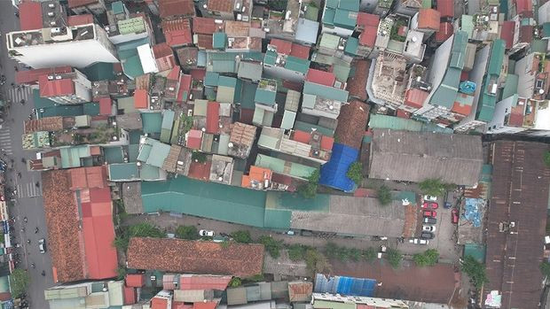 Cử tri kiến nghị UBND TP Hà Nội thu hồi loạt khu đất tại số 163 Đại La, 418 Bạch Mai và 14 Mạc Thị Bưởi ( quận Hai Bà Trưng) đang sử dụng không hiệu quả để xây trường học. Ảnh: Anh Hùng.