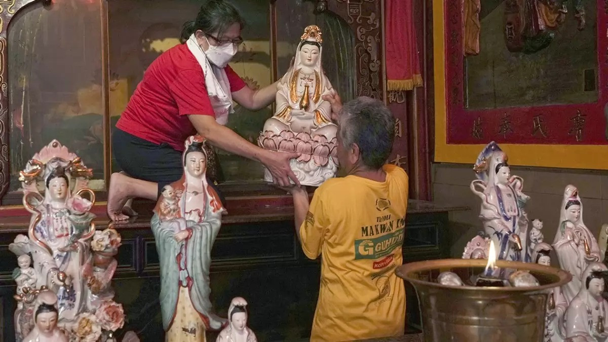 Hoạt động tương tự ở Bogor (Indonesia). Ảnh: AP